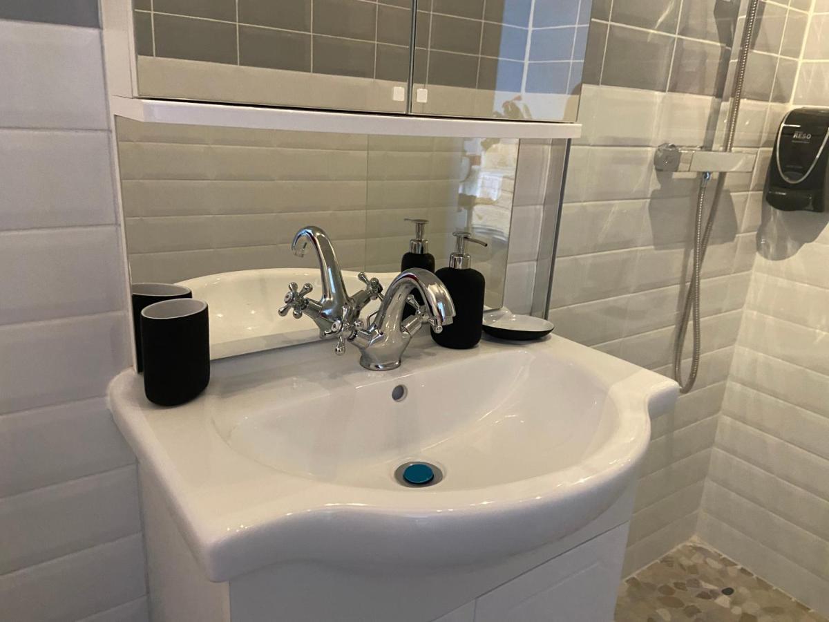 Esprit Etape Bed & Breakfast Saint-Barthélemy-de-Vals Exterior foto